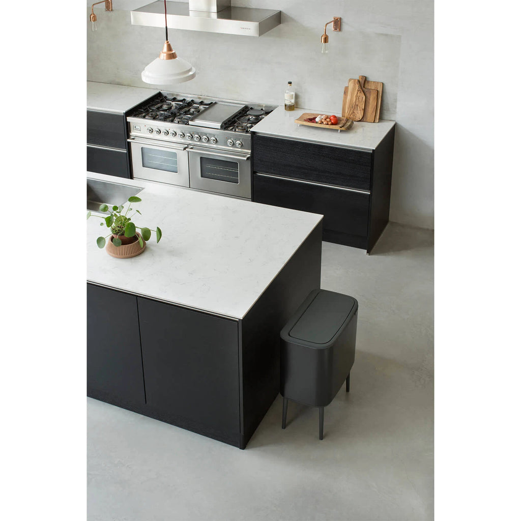 Black Touch Top Trash Can Q769415
