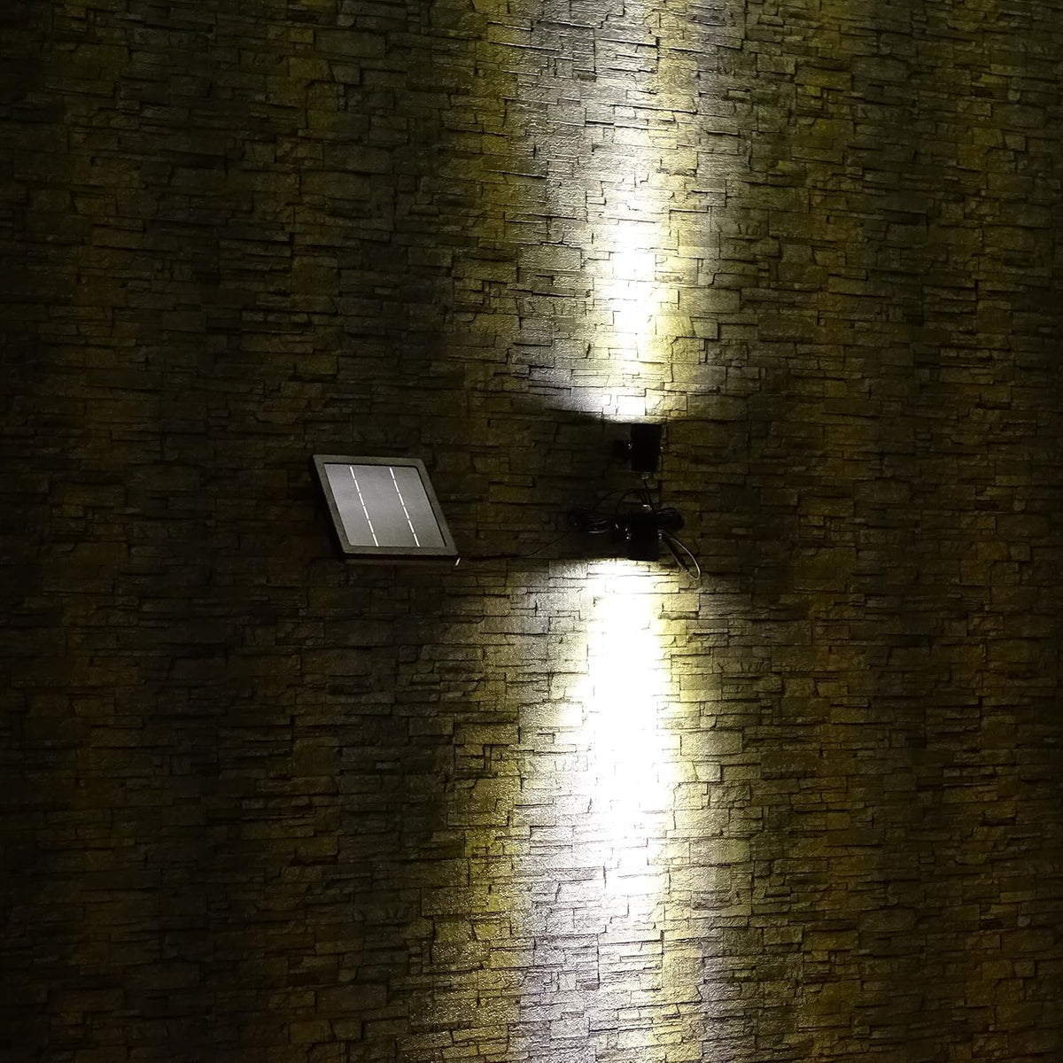 Cast Aluminium Solar-Powered LED Spotlight A8030