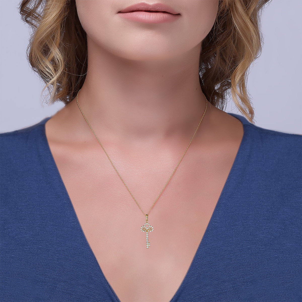 10K Yellow Gold Key Pendant Necklace with 18" Chain Y330