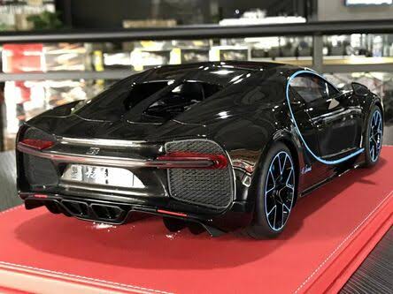 Bugatti Chiron 1/12 Car B414379