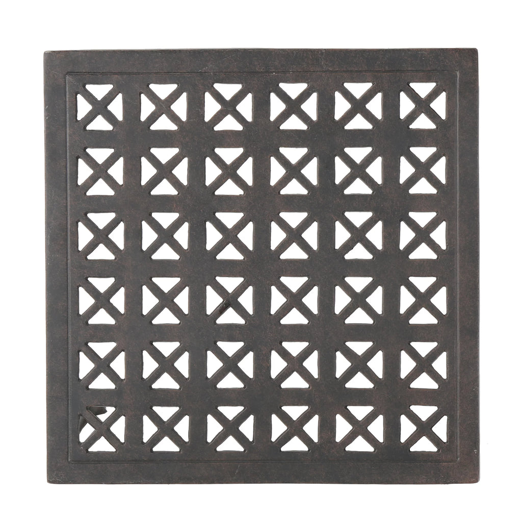 18 Cast Aluminum Side Table Q9600