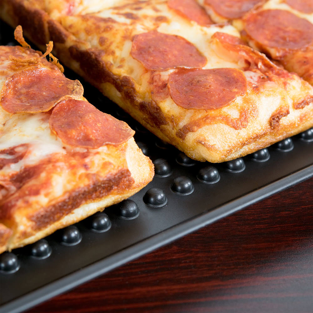 Charcoal Polypropylene Pizza Tray - 12/Case Q8257