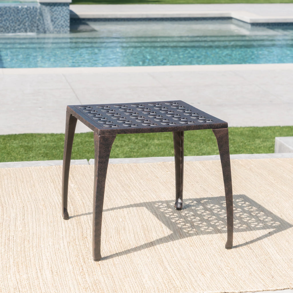 18 Cast Aluminum Side Table Q9600